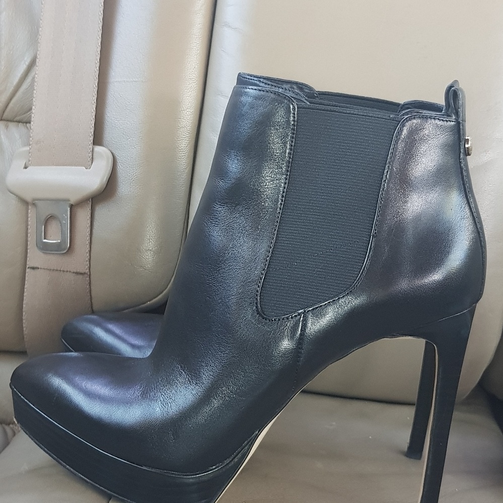 🚫SOLD🚫MICHEAL KORS Point Toe Stiletto Ankle Boot
